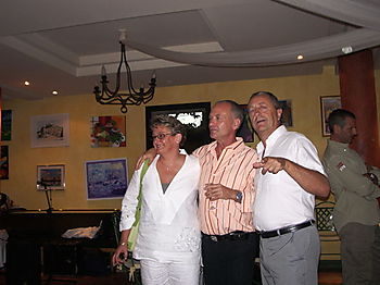 Anne et Serge avec Guy, jeune retraité