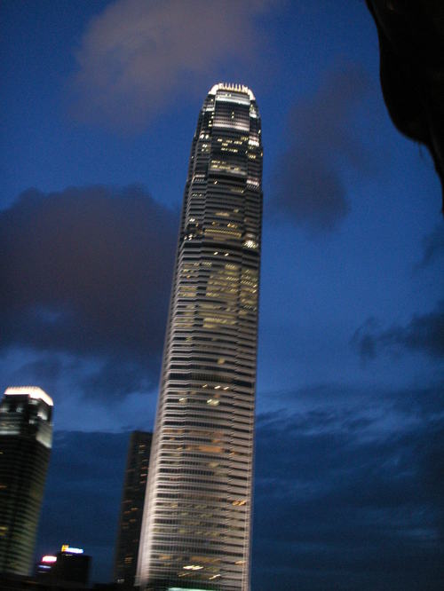 hongkong IFC de nuit