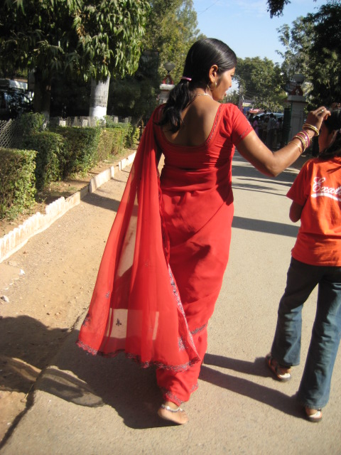Saris rouges = femme mariée