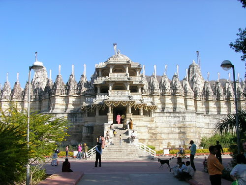 Ranakpur, temple jaïn en marbre blanc (1439)