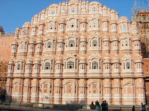 jaipur, palais des vents d'où les femmes observaient la rue....