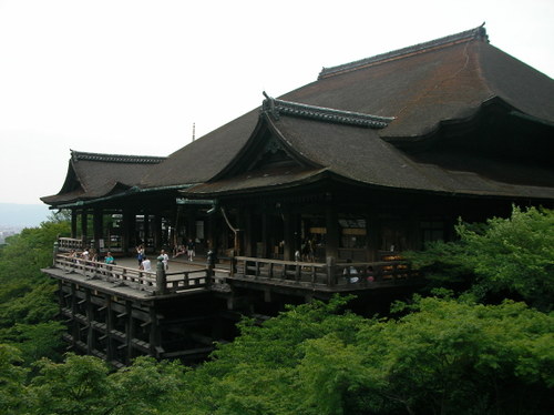 Le plus ancien temple de Kyoto, sur pilotis !